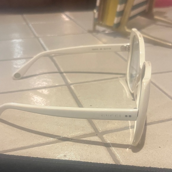 Gucci sunglasses GG04725 Ivory oversized - Picture 8 of 10